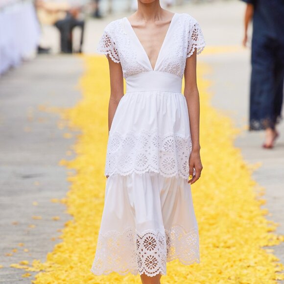 NWT LELA ROSE Embroidered Eyelet Poplin Tiered V-Neck Dress - Picture 1 of 6